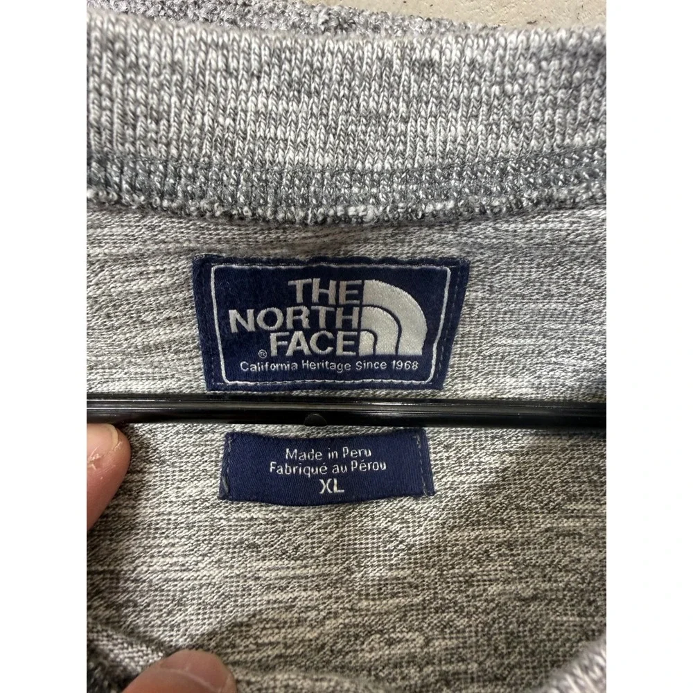 The North Face Mens Gray Heathered Crew Neck Sweatshirt XL V-Stitch Pullover